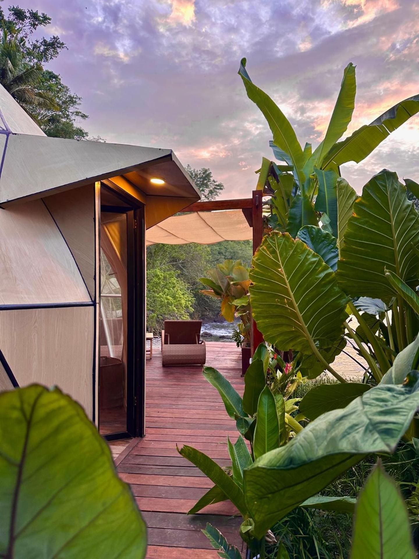 Beachfront Luxury Dome Villas - Gamat Bay Resort Nusa Penida Rom bilde